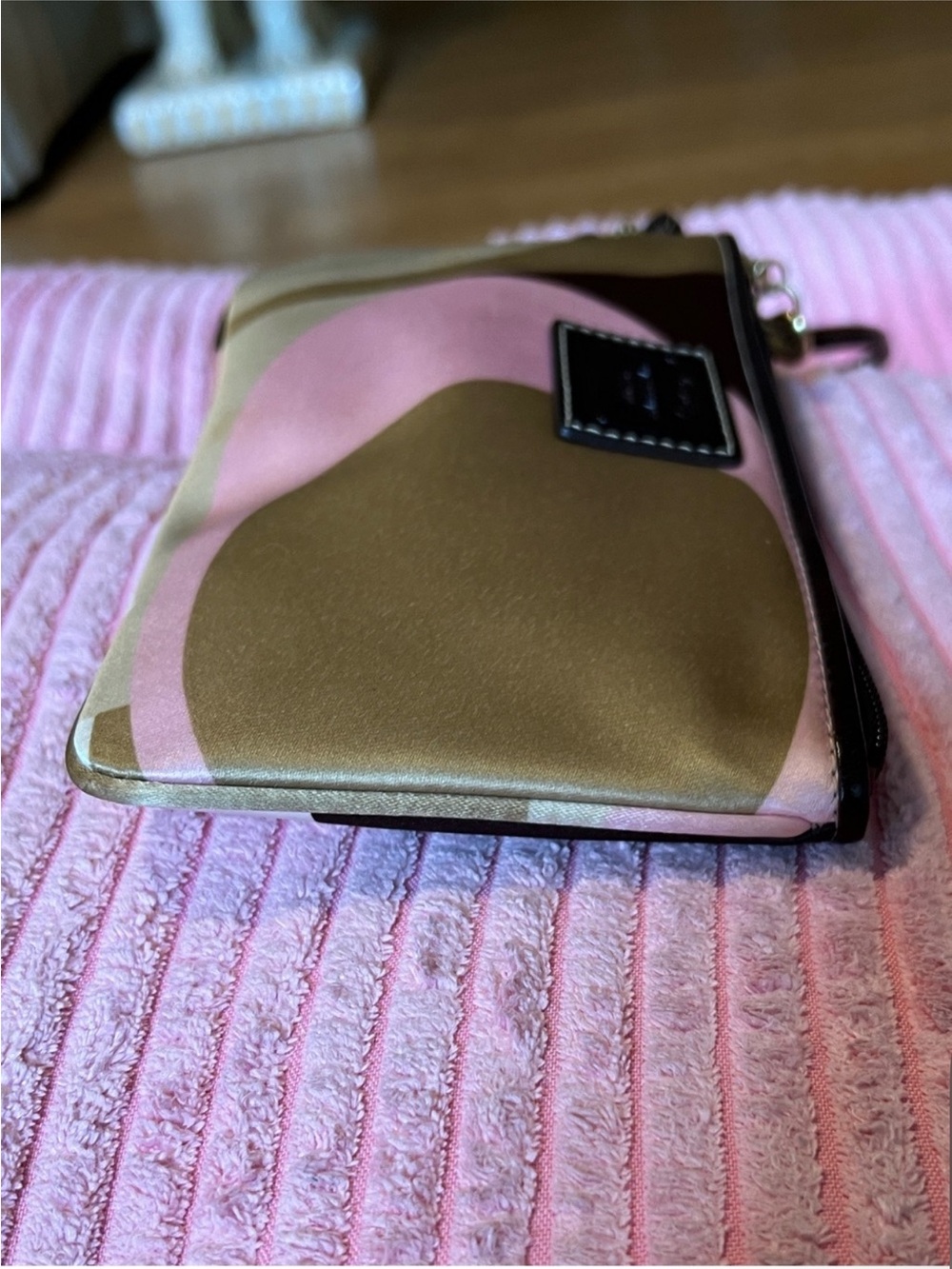 Coach Pink & Olive Signature Wristlet Leatherware 1941 Line - Picture 6 of 15